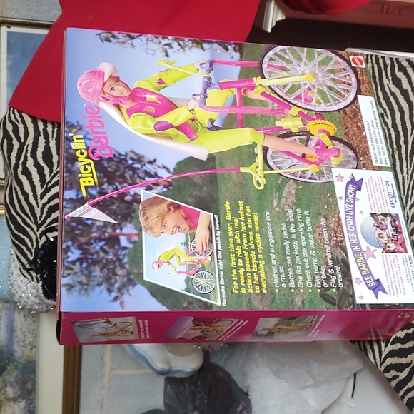 Bicyclin Barbie/1993 - Picture 7 of 8